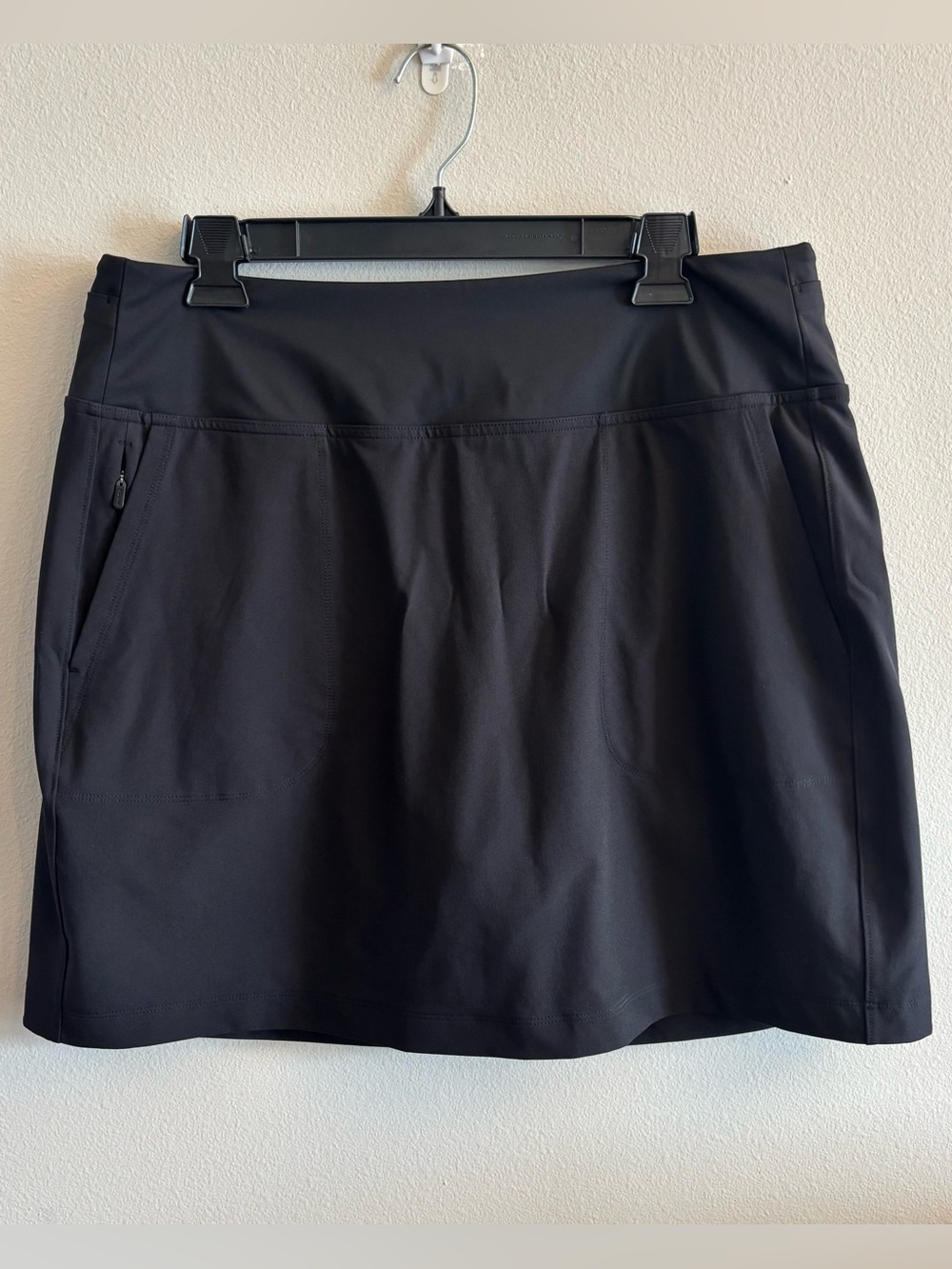 Athleta Women's Size XL Black Tee Time Skorts 17" Pockets Athleisure Golf